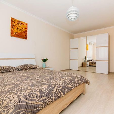 Luxury Studio Apart-Hotel In Centre 2 Room Sumy Exteriör bild