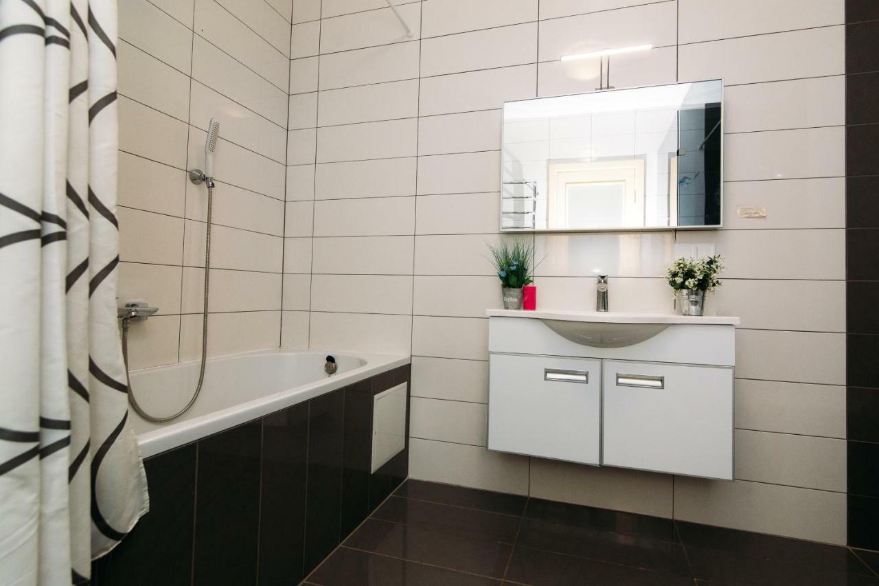 Luxury Studio Apart-Hotel In Centre 2 Room Sumy Exteriör bild